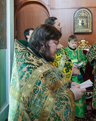 Божественная литургия в храме Сошествия Святого Духа г. Саратова