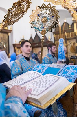 Митрополит Игнатий совершил Божественную литургию на Архиерейском подворье – в храме в честь иконы Божией Матери «Утоли моя печали» г. Саратова