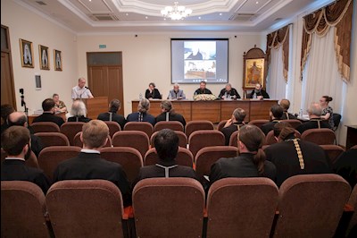 Митрополит Игнатий посетил защиту выпускных работ в СПДС