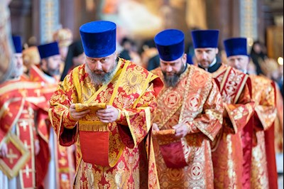 Митрополит Игнатий принял участие в Божественной литургии в Храме Христа Спасителя