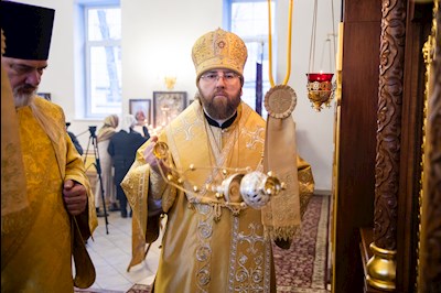 Митрополит Игнатий совершил Божественную литургию в храме во имя святителя Николая Японского г. Саратова