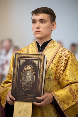 Митрополит Игнатий совершил Божественную литургию в храме Покрова Пресвятой Богородицы г. Петровска