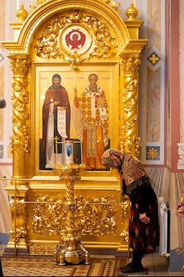 Митрополит Игнатий совершил вечернюю Литургию Преждеосвященных Даров в Свято-Троицком кафедральном соборе г. Саратова