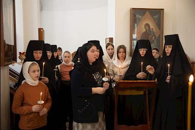 Митрополит Игнатий совершил панихиду в Свято-Алексиевском женском монастыре г. Саратова