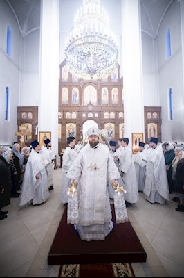 Митрополит Игнатий совершил Божественную литургию и чин Великого освящения воды в храме святителя Тихона, епископа Воронежского, Задонского чудотворца, г. Саратова