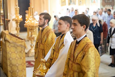 Митрополит Игнатий совершил Божественную литургию в Покровском соборе г. Саратова