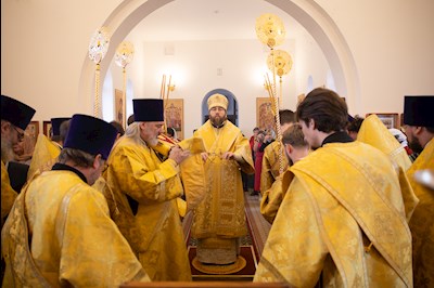 Митрополит Игнатий совершил Божественную литургию в Свято-Никольском храме с. Октябрьский Городок