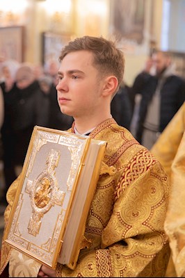 Митрополит Игнатий совершил Божественную литургию в Покровском соборе г. Саратова