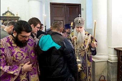Всенощное бдение на Архиерейском подворье – в храме в честь иконы Божией Матери «Утоли моя печали» г. Саратова