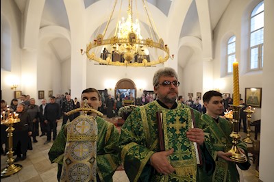Митрополит Игнатий совершил Литургию Преждеосвященных Даров в храме в честь иконы Божией Матери «Всех скорбящих Радость» г. Саратова