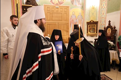 Митрополит Игнатий совершил постриги в Иоанновском женском монастыре