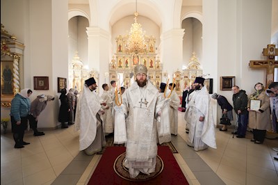 Митрополит Игнатий совершил Божественную литургию в кафедральном соборе Живоначальной Троицы г. Вольска