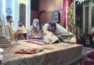 Божественная литургия в Духосошественском кафедральном соборе города Саратова