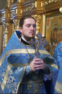 Божественная литургия в Свято-Троицком соборе Саратова