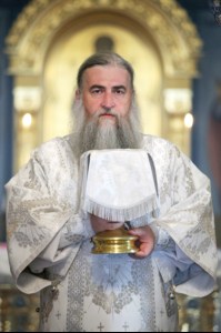 Крещальная литургия в Свято-Троицком соборе Саратова