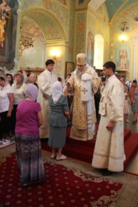Всенощное бдение в храме в честь Покрова Пресвятой Богородицы города Саратова