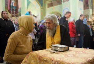 Божественная литургия в храме в честь Покрова Пресвятой Богородицы г. Саратова