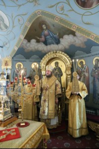 Епископ Пахомий совершил Божественную литургию в Свято-Троицком кафедральном соборе Саратова