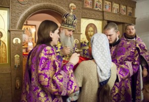 Божественная литургия в храме в честь Воздвижения Честнаго и Животворящего Креста Господня г. Саратова