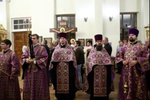 Всенощное бдение на Архиерейском подворье – храме во имя преподобного Серафима Саровского г.Саратова