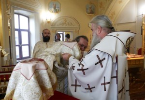 Литургия апостола Иакова на Архиерейском подворье — храме во имя святого апостола и евангелиста Иоанна Богослова при СПДС