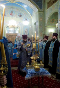 Всенощное бдение в храме в честь Покрова Пресвятой Богородицы г.Саратова