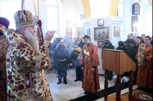 Божественная литургия в храме в честь Воздвижения Честнаго и Животворящего Креста Господня на территории Вольского военного института материального обеспечения