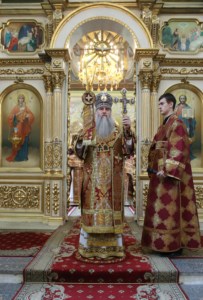 Вечерня в соединении с Литургией Василия Великого и Чин умовения ног в храме в честь Покрова Пресвятой Богородицы г.Саратова