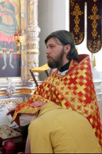 Божественная литургия в храме во имя святых первоверховных апостолов Петра и Павла г. Аткарска