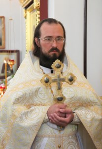 Божественная литургия в саратовском храме святителя Луки Исповедника, архиепископа Симферопольского