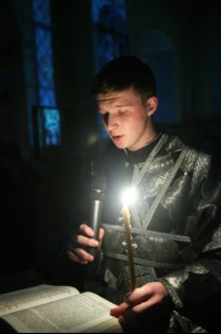 Великое повечерие с чтением канона преподобного Андрея Критского в храме в честь Покрова Пресвятой Богородицы г. Саратова