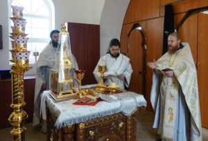 Совершены Чин положения антиминса и первая Литургия в Успенском храме г. Вольска