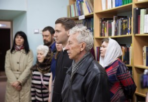 В Хвалынске открылась выставка, посвященная 70-летию возобновления приходской жизни