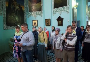 Всенощное бдение в храме в честь Сошествия Святого Духа г.Саратова