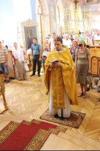 Божественная литургия в храме всех Крымских святых и великомученика Феодора Стратилата в г. Алушта