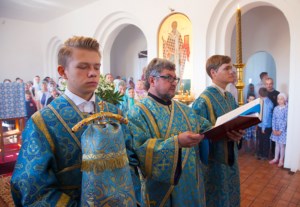 Божественная литургия в храме в честь Успения Пресвятой Богородицы п. Возрождение Хвалынского района