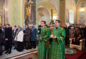Божественная литургия в храме в честь Покрова Пресвятой Богородицы г.Саратова