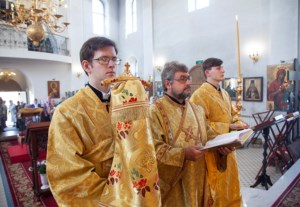 Божественная литургия в храме во имя святых первоверховных апостолов Петра и Павла г. Аткарска
