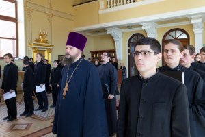 Уставное богослужение на Архиерейском подворье — в храме во имя святого апостола и евангелиста Иоанна Богослова при СПДС