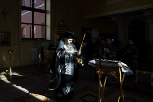 Литургия Преждеосвященных Даров на Архиерейском подворье — в храме святого апостола и евангелиста Иоанна Богослова