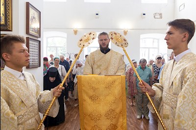 Божественная литургия в храме во имя святителя Митрофана, епископа Воронежского, г.Саратова