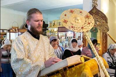 Божественная литургия в храме святителя Тихона Задонского г. Саратова