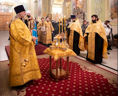 Митрополит Игнатий совершил всенощное бдение в храме Покрова Пресвятой Богородицы г. Саратова