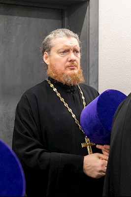 Митрополит Лонгин освятил здание Покровского епархиального управления