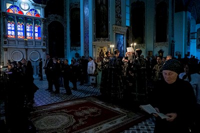 Великое повечерие с чтением канона преподобного Андрея Критского в храме Сошествия Святого Духа г. Саратова