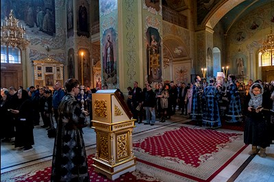 Великое повечерие с чтением канона преподобного Андрея Критского в Покровском храме г. Саратова
