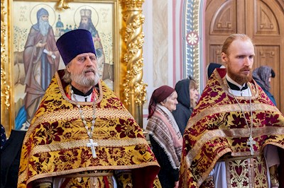 Божественная литургия в Свято-Троицком кафедральном соборе г. Саратова