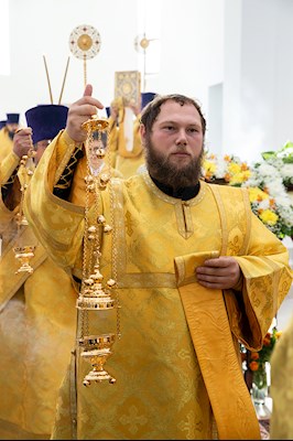 Божественная литургия в храме святителя Тихона, Епископа Воронежского, Задонского чудотворца г. Саратова