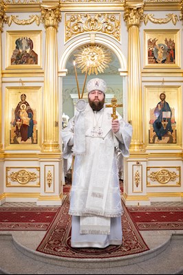 Митрополит Игнатий совершил Божественную литургию на Архиерейском подворье — в храме во имя святого апостола и евангелиста Иоанна Богослова при СПДС
