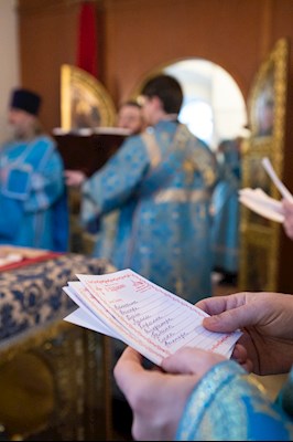 Митрополит Игнатий совершил Божественную литургию на Архиерейском подворье – в храме в честь иконы Божией Матери «Утоли моя печали» г. Саратова